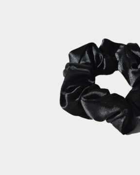 scrunchie de satén negro