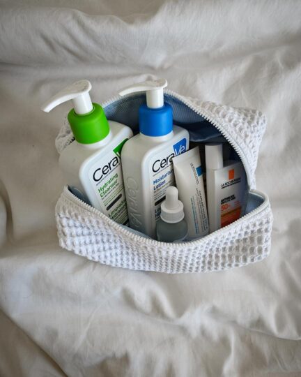 Neceser blanco CLOUD con skincare